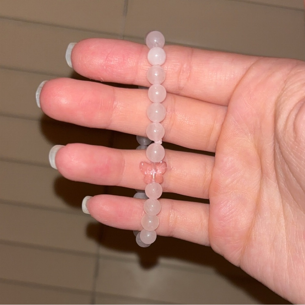 💋SALE $8💋 Handmade 6mm Rose quartz crystal bracelet 🩷🤍